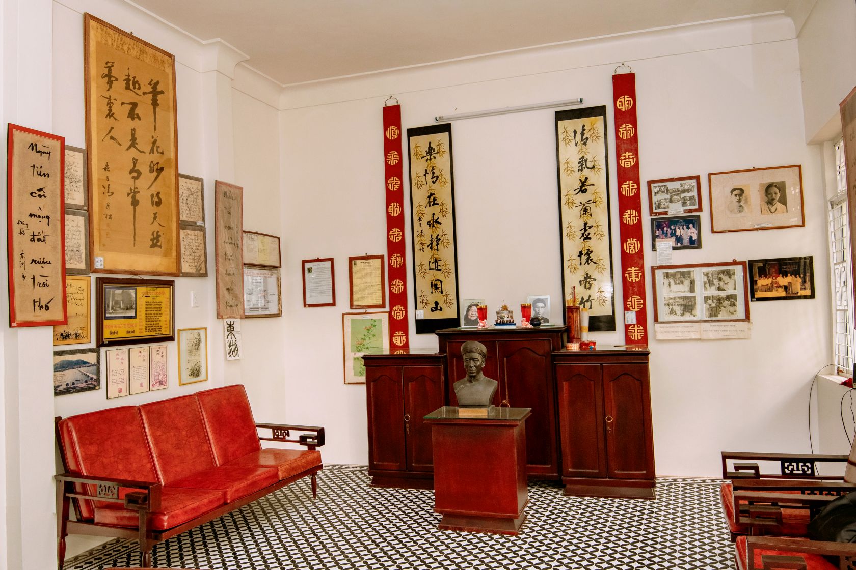 Phòng trưng bày - Nhà lưu niệm Đông Hồ 3